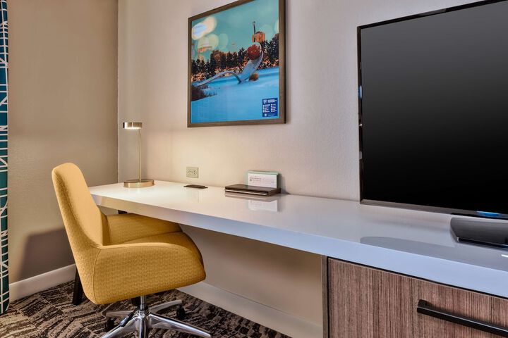 Room 21 of 36
