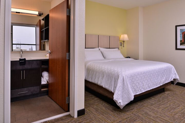 Room 33 of 61