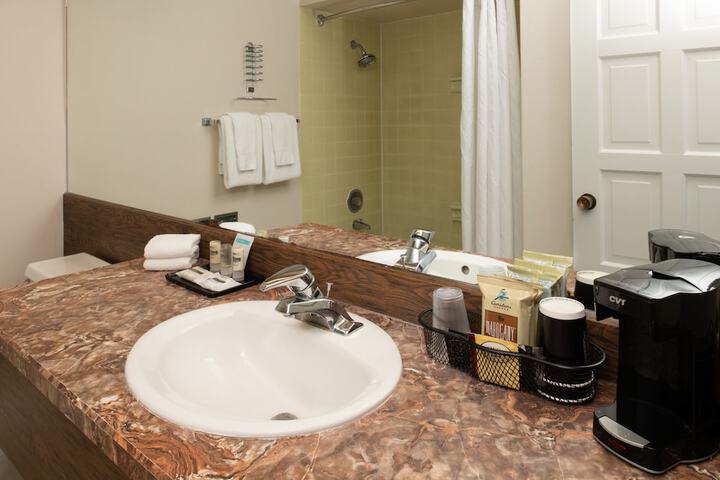 Astoria Riverwalk Inn