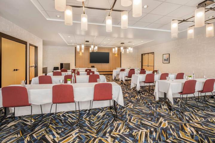 Cambria Hotel Spokane Airport