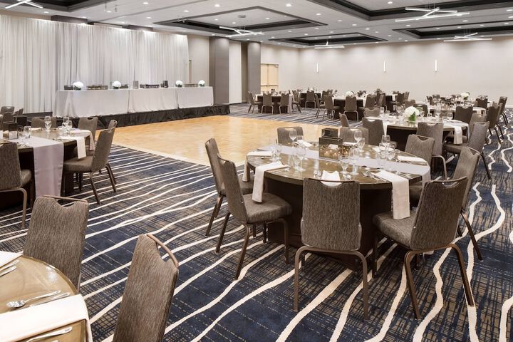Delta Hotels by Marriott Minneapolis Northeast