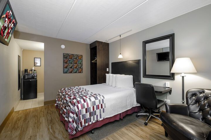 Room 33 of 50