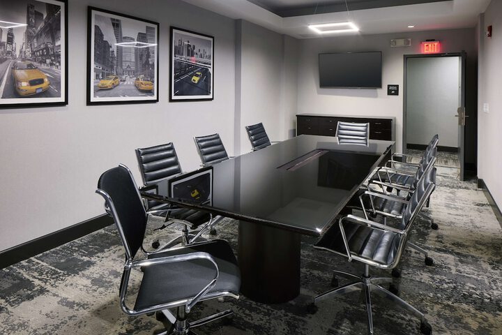 Hampton Inn Newark Airport