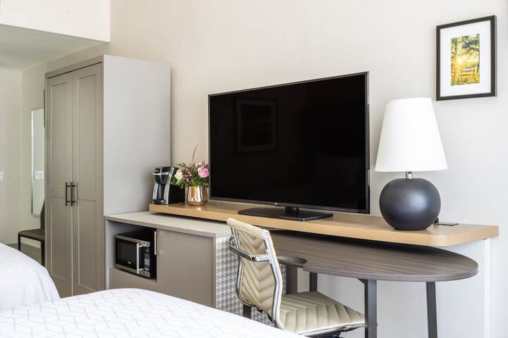 Room 11 of 38