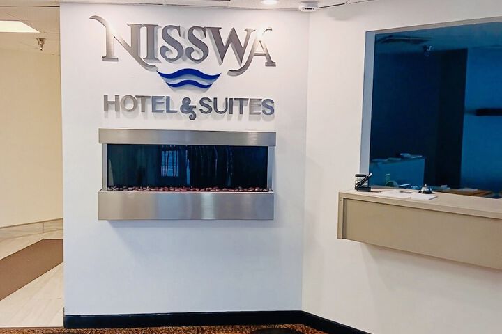 Nisswa Hotel and Suites