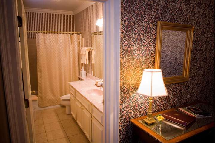 Room 52 of 74