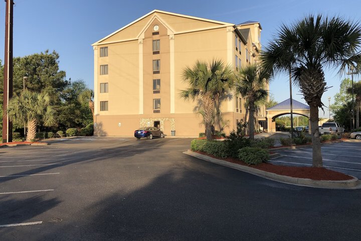 Country Inn & Suites by Radisson Murrells Inlet, SC