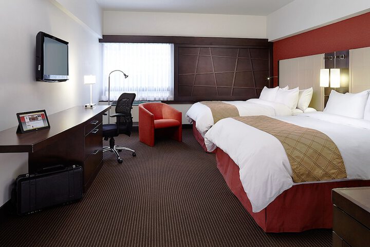 Room 32 of 48