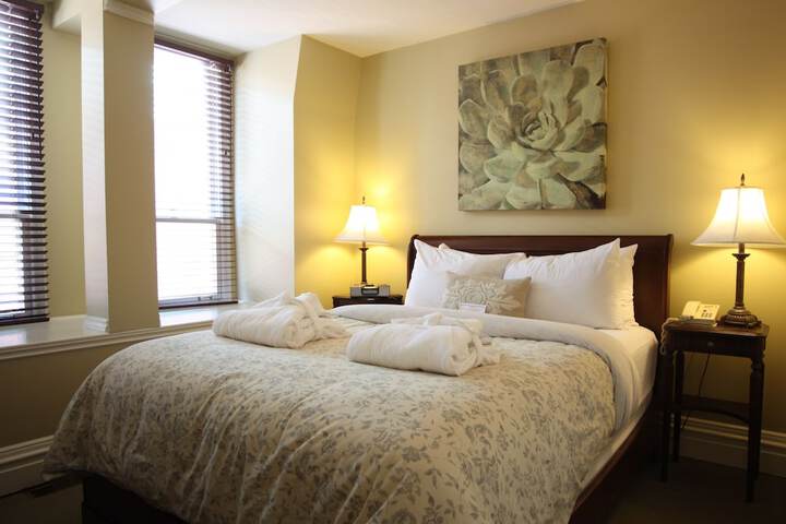 Room 21 of 36