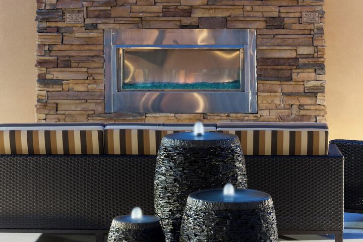 Courtyard by Marriott Houston North / Shenandoah