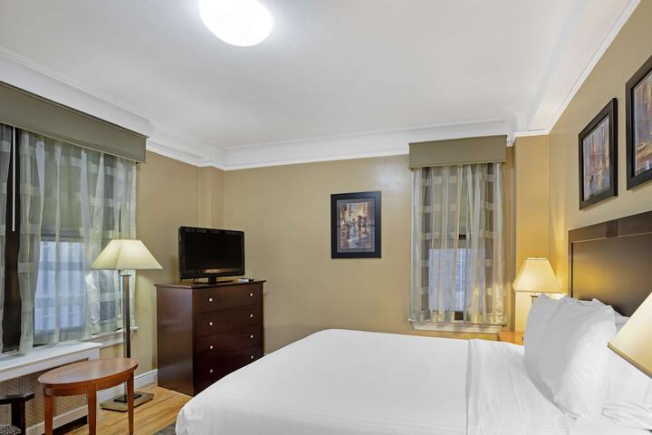 Room 62 of 82