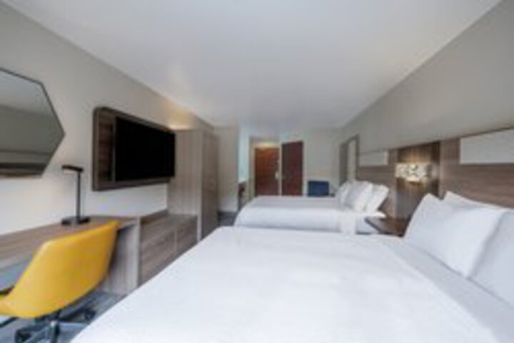 Room 153 of 245