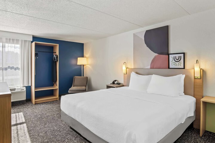 Spark by Hilton Stevensville