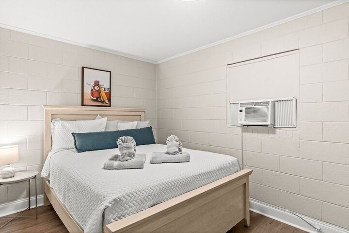 Room 136 of 164
