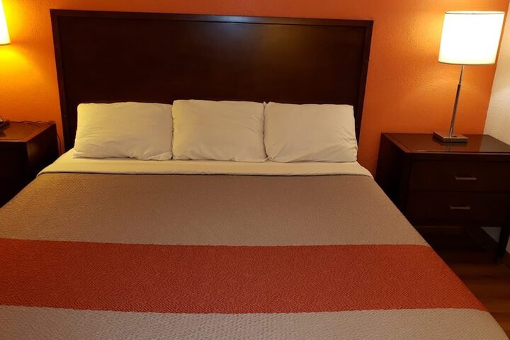 Room 11 of 11