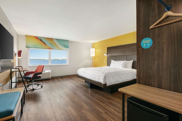 Room 17 of 30