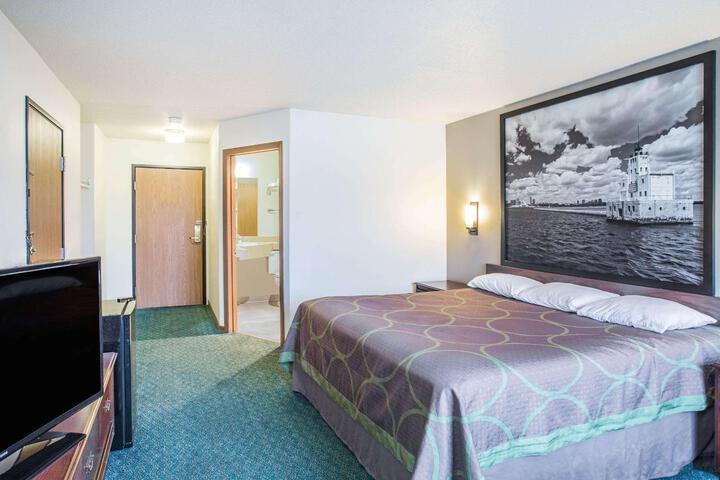 Super 8 by Wyndham Prairie Du Chien