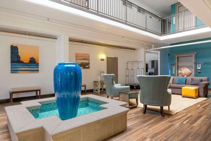 Hotel Interior 7 of 32