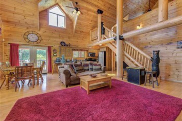 Longwalker Lodge 3 Bedrooms, Hot Tub, Game Room, Sleeps 9