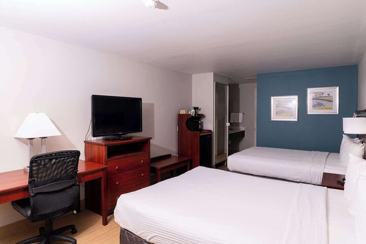Room 8 of 28