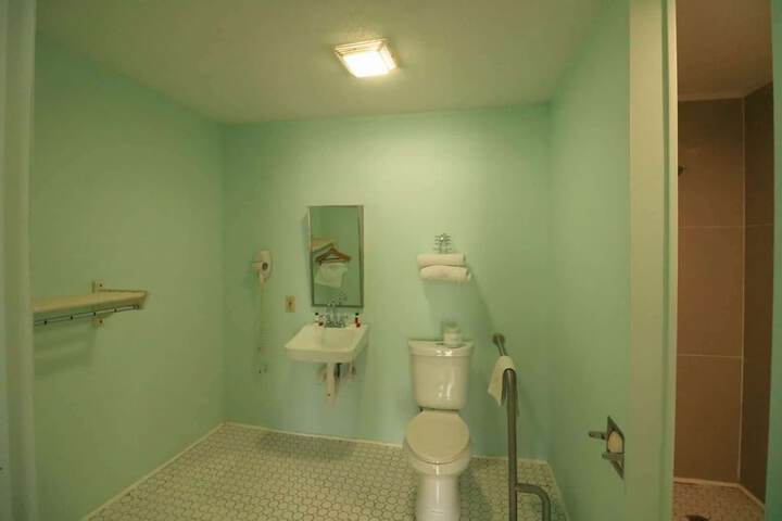 Room 14 of 22