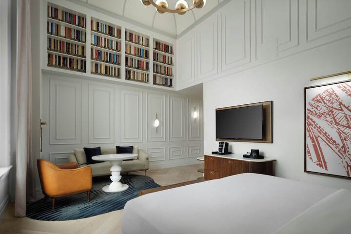 Room 35 of 131