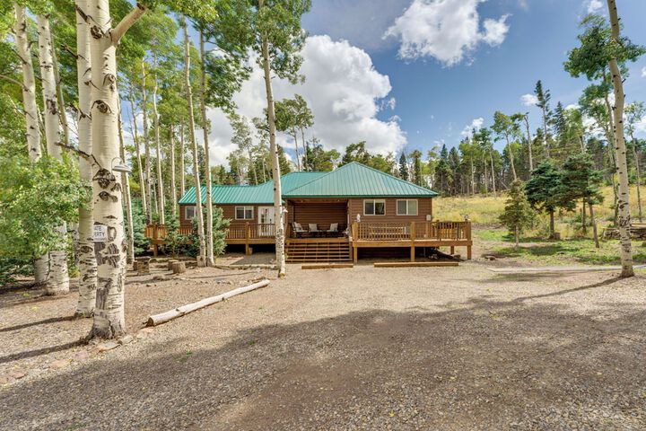 Mountain Views: Cabin in Fort Garland Near Hiking