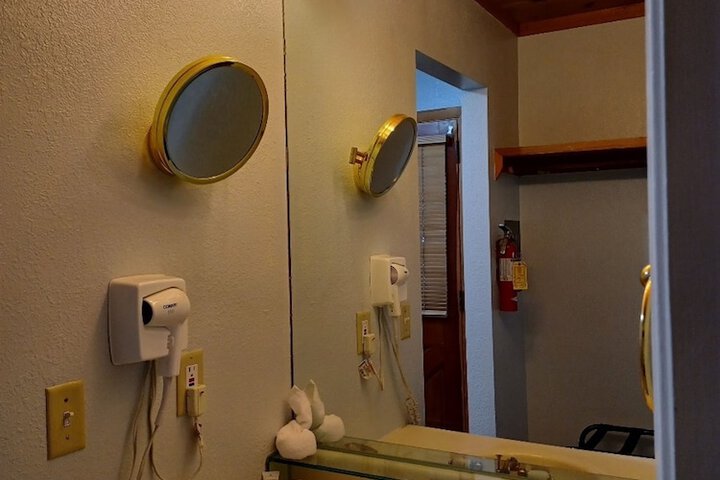 Room 52 of 92