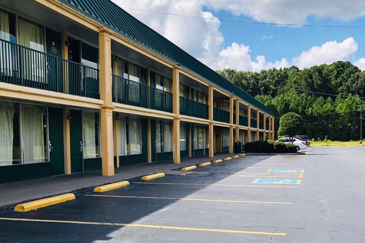 Hotel 3 of 84