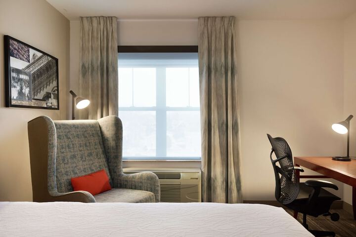 Room 16 of 64