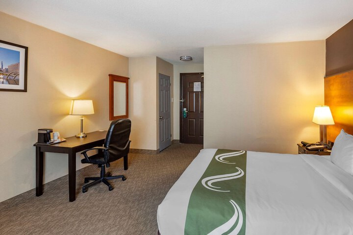 Room 10 of 34