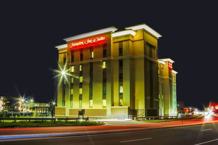 Hotel 4 of 64
