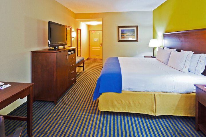Room 28 of 60