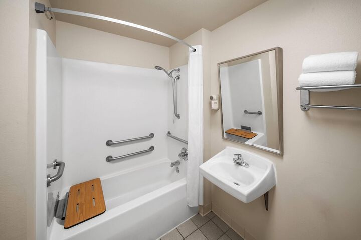 Days Inn by Wyndham Mountain Home