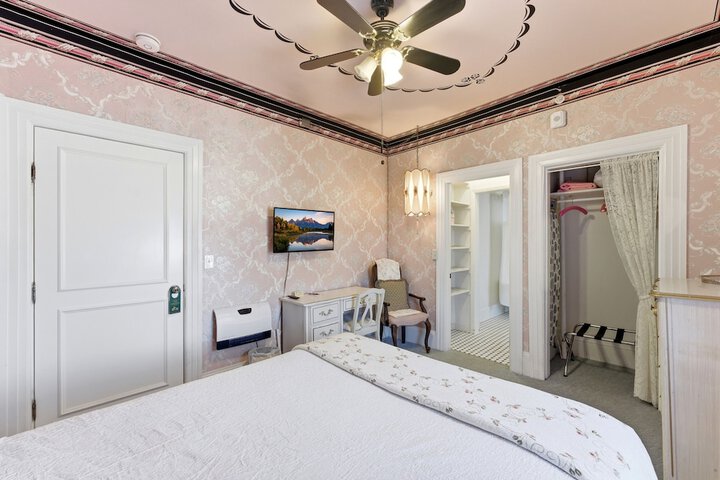 Heber Senator Bed and Breakfast