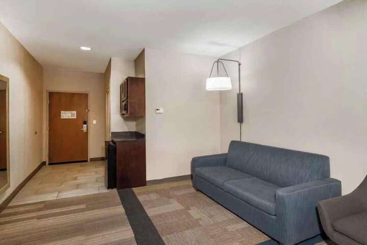 Holiday Inn Express Hotel & Suites Magee by IHG