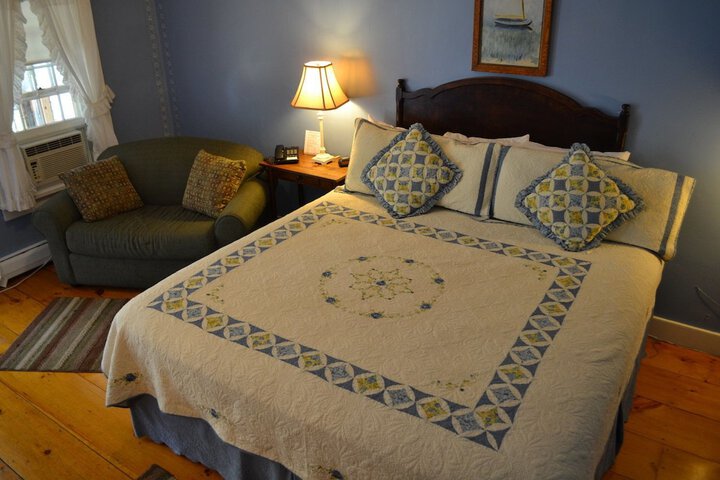 Room 25 of 108
