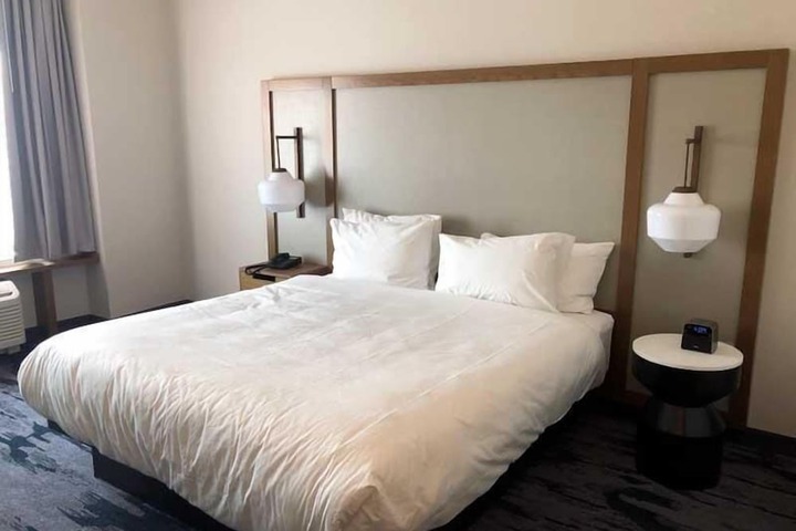 Room 8 of 20