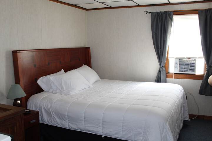 Room 6 of 14
