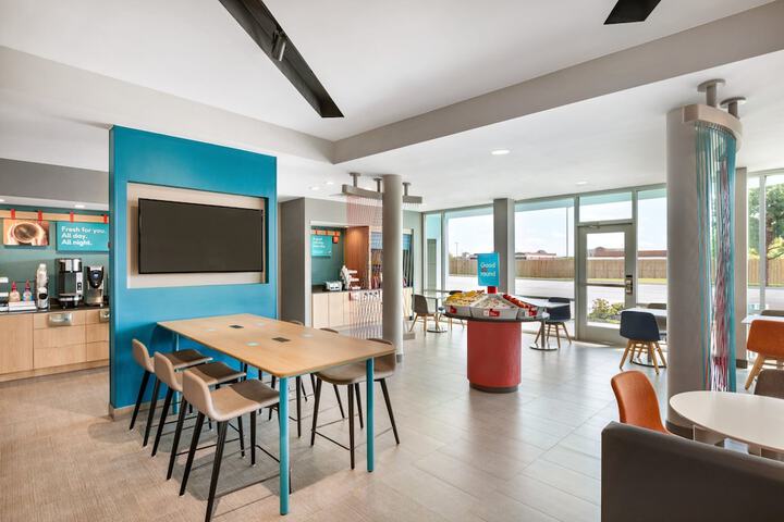 Breakfast/Coffee Service 15 of 21