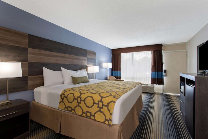 Room 8 of 25