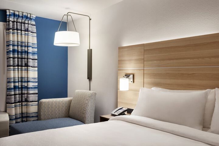 Room 15 of 33