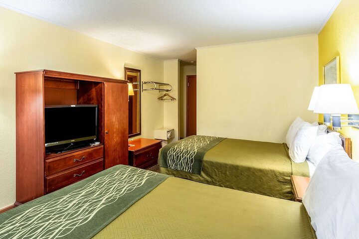 Room 7 of 25