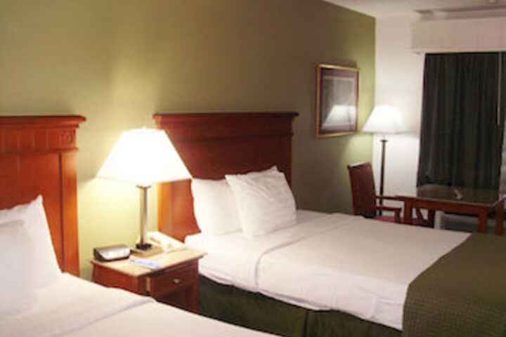 Rodeway Inn & Suites