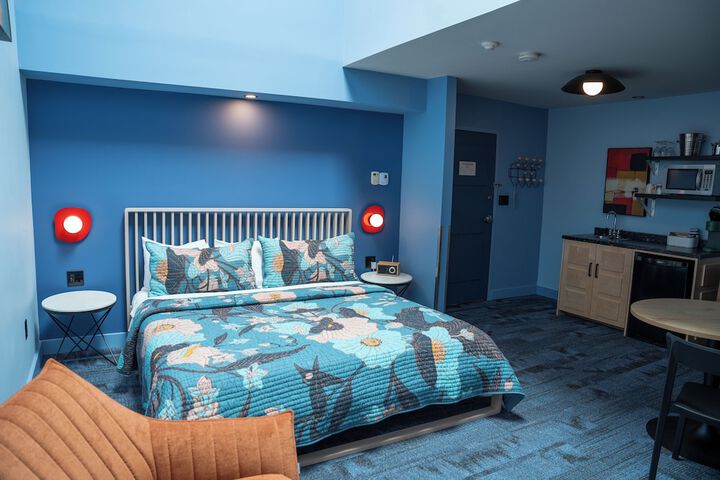 Room 32 of 50