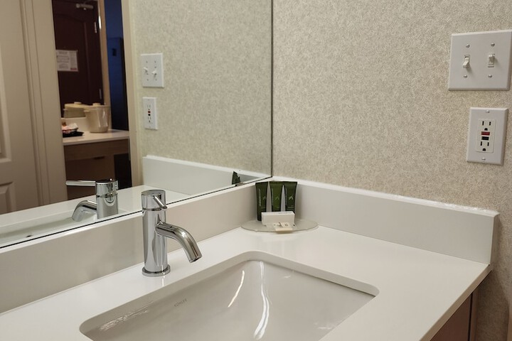 Room 17 of 35
