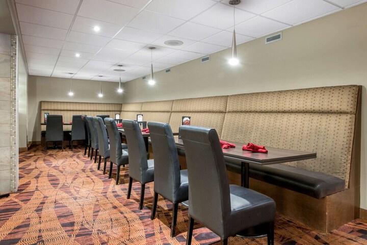 Clarion Hotel & Suites