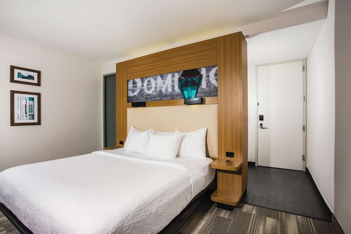 Room 20 of 32
