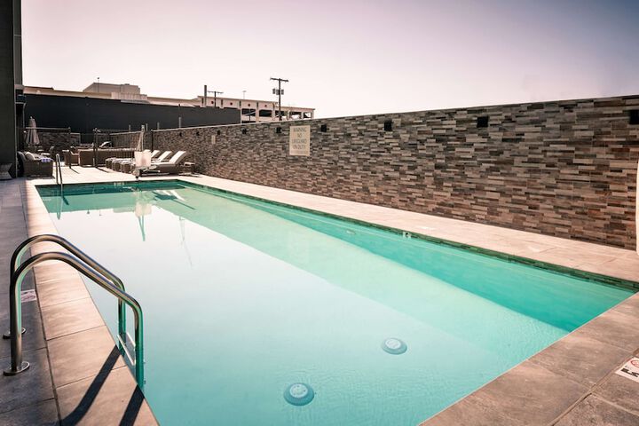 Pool 4 of 30