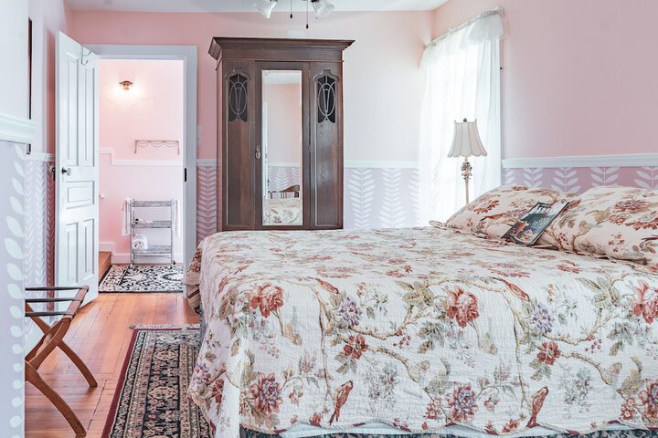 Room 6 of 51